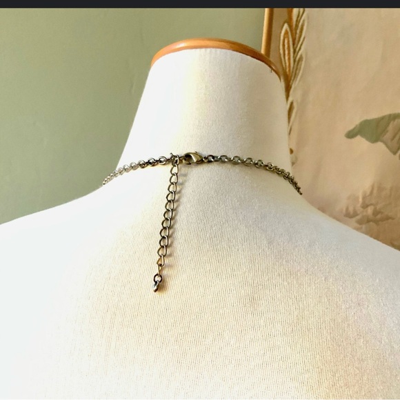 Yellow cabochon bib necklace statement necklace - Picture 5 of 7